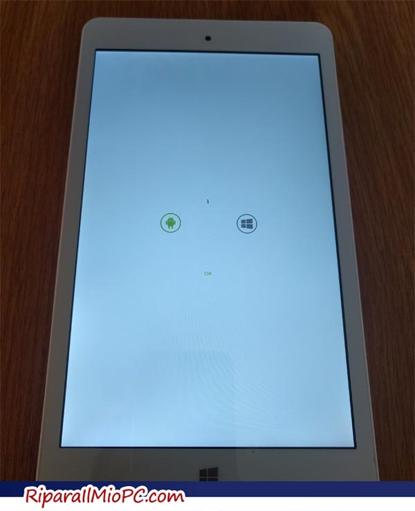 Schermata di scelta tra Windows e Android del Chuwi Hi8 PRO Schermata di scelta tra Windows e Android del Chuwi Hi8 PRO